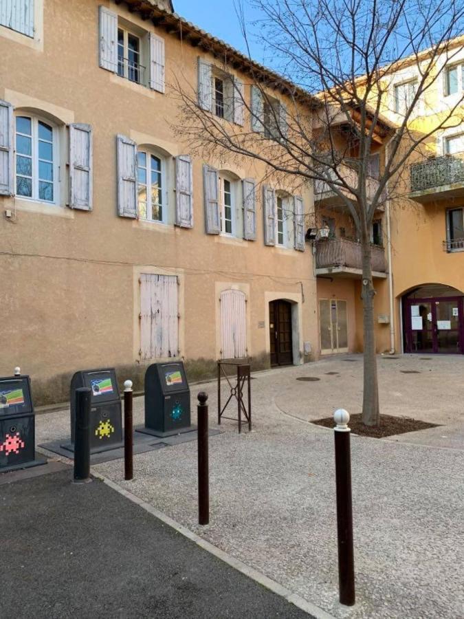 Studio Cosy Dans Le Centre-Ville Historique LʼIsle-sur-la-Sorgue Exterior foto