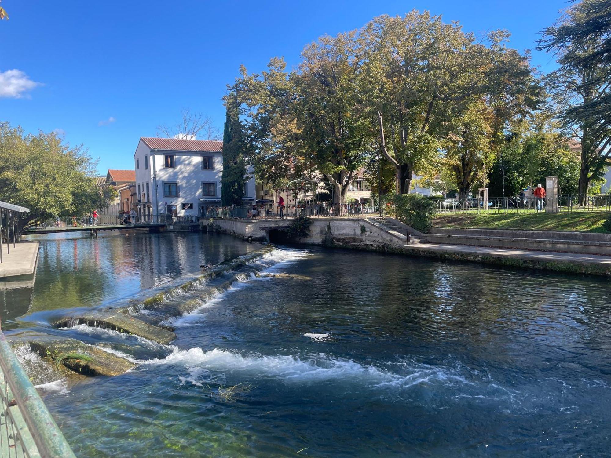 Studio Cosy Dans Le Centre-Ville Historique LʼIsle-sur-la-Sorgue Exterior foto