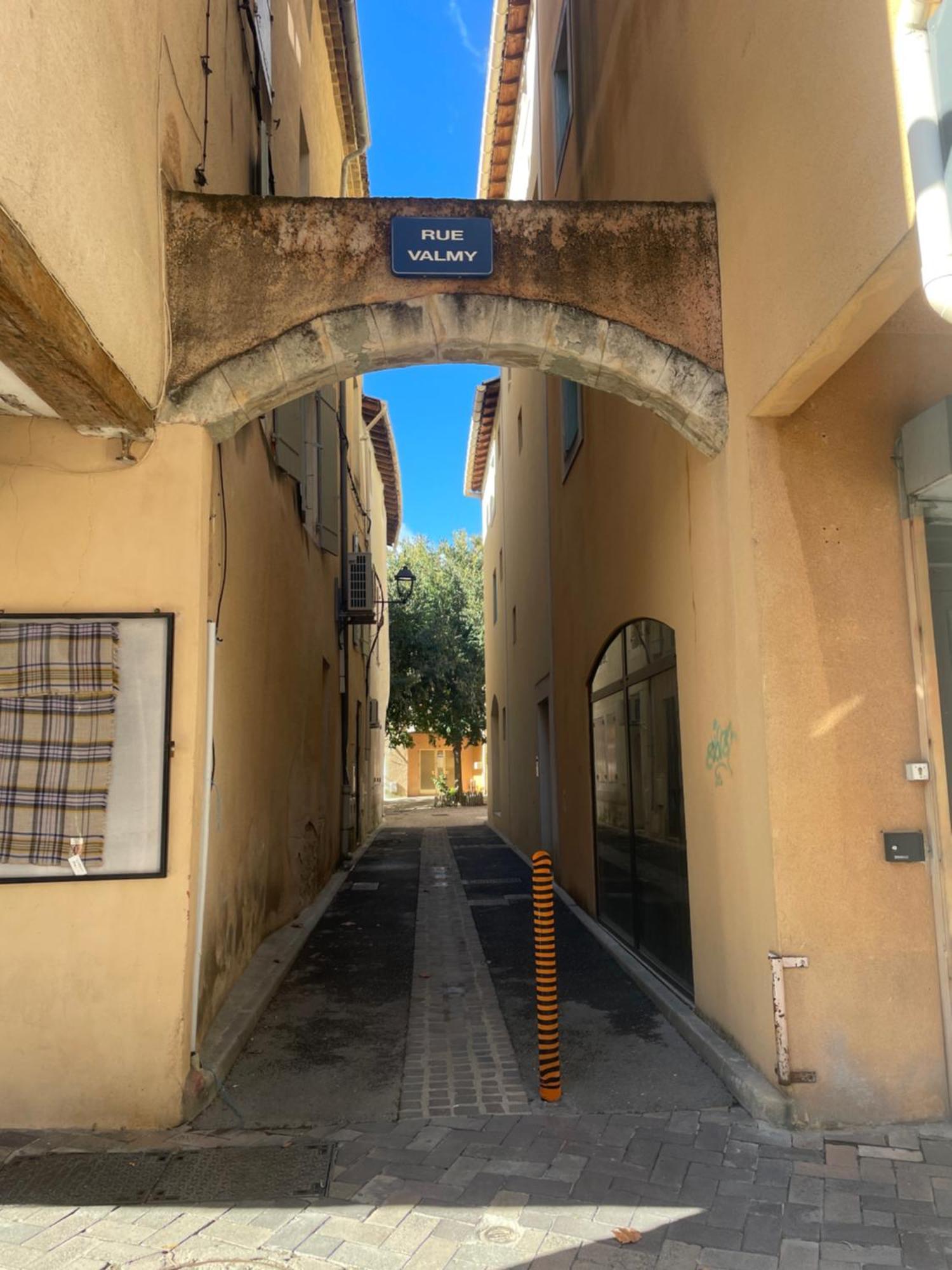 Studio Cosy Dans Le Centre-Ville Historique LʼIsle-sur-la-Sorgue Exterior foto